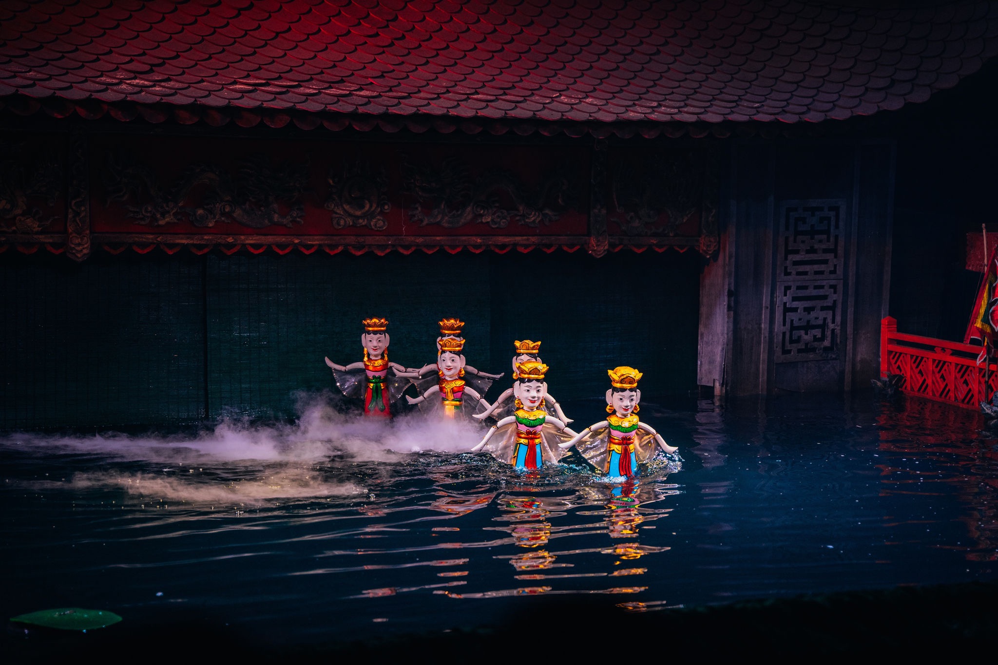 MÚA RỐI NƯỚC - MỘT ĐỜI SỐNG TINH THẦN HUYỀN ẢO TRÊN MẶT NƯỚC