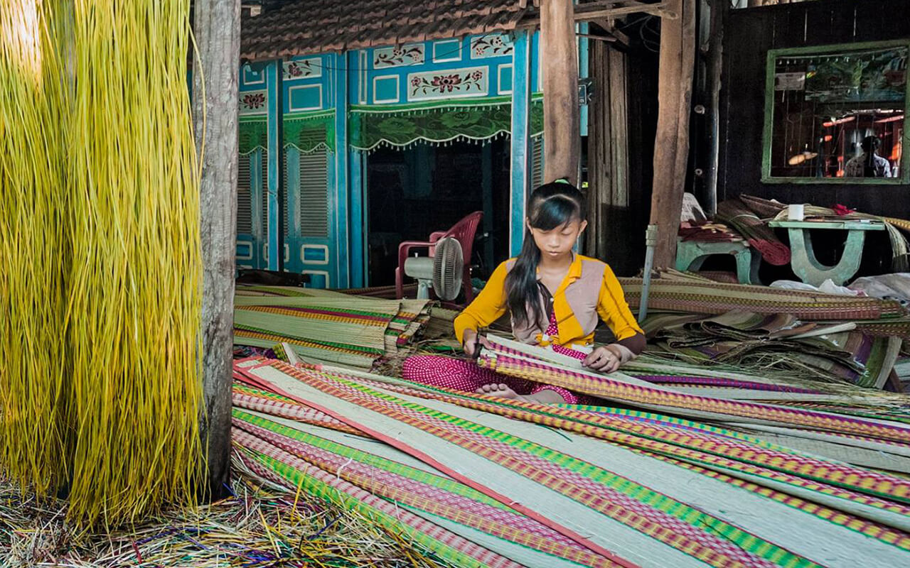 Làng chiếu Định Yên