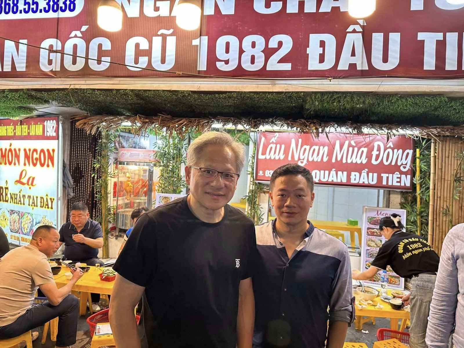 vị tỷ phú Jensen Huang đến ăn Lẩu