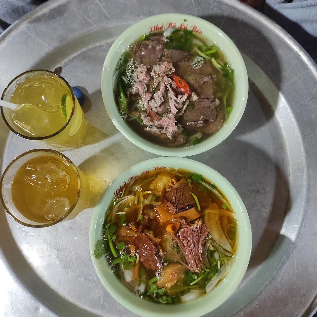 Hàng phở của gia đình chú Lý