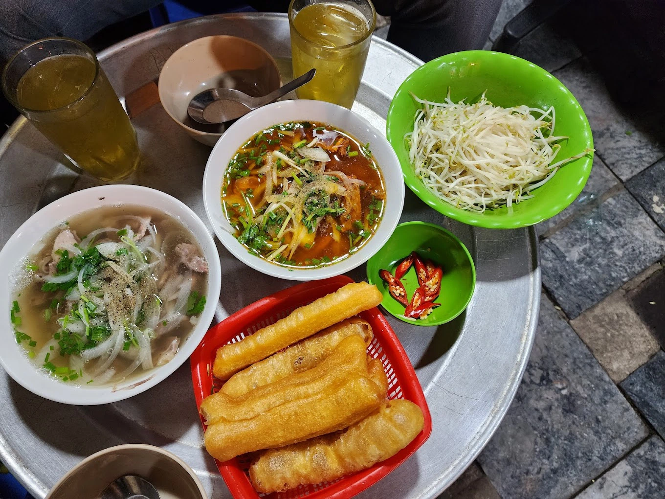 Hàng phở của gia đình chú Lý