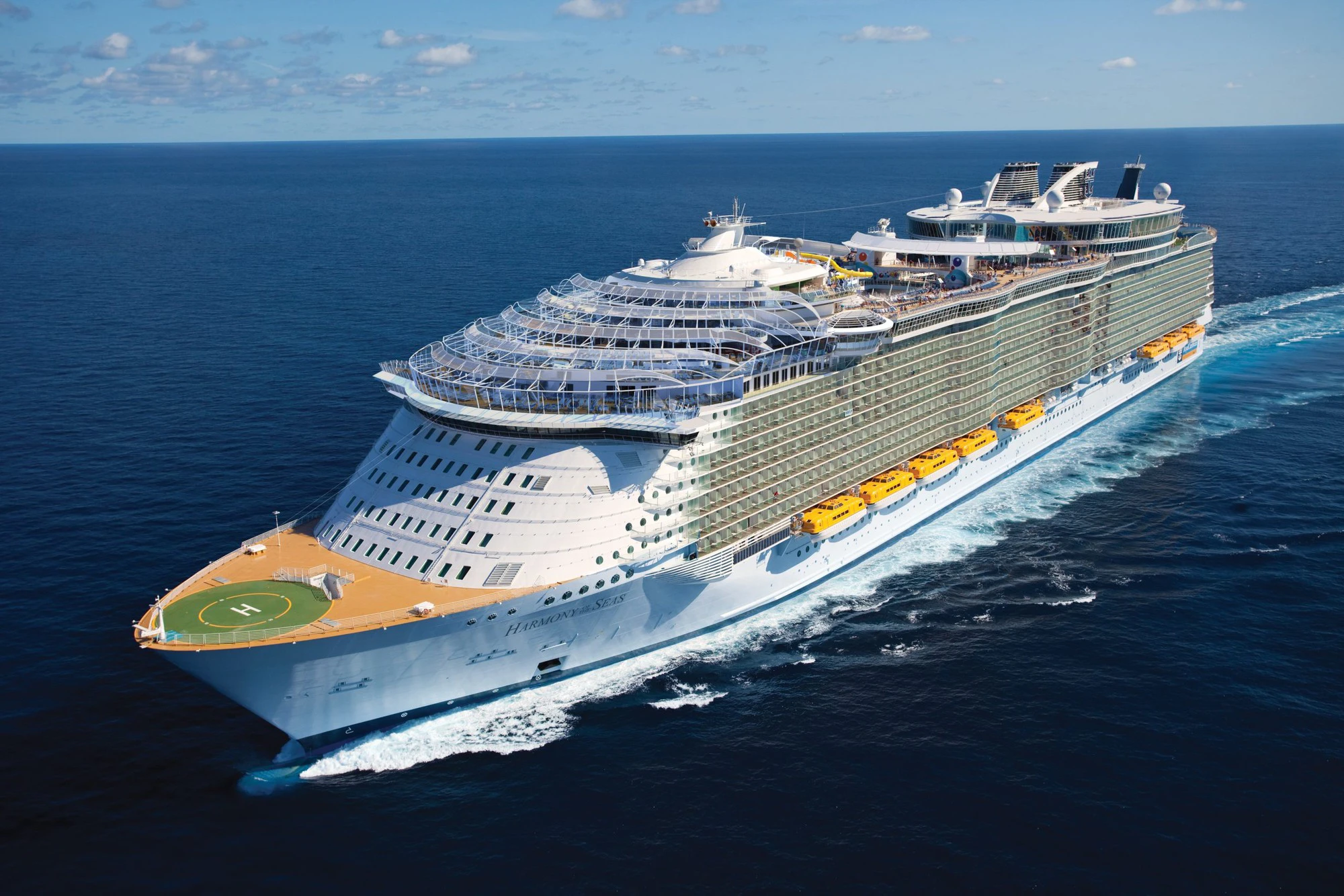 Harmony of the Seas (Sự hài hòa của biển cả) là con tàu thứ ba thuộc hạng Oasis của công ty nhưng lại có kích thước lớn hơn 2 "tàu chị em" là Allure of the Seas và Oasis of the Seas (lần lượt được hạ thủy vào các năm 2009 và 2010 tương ứng).