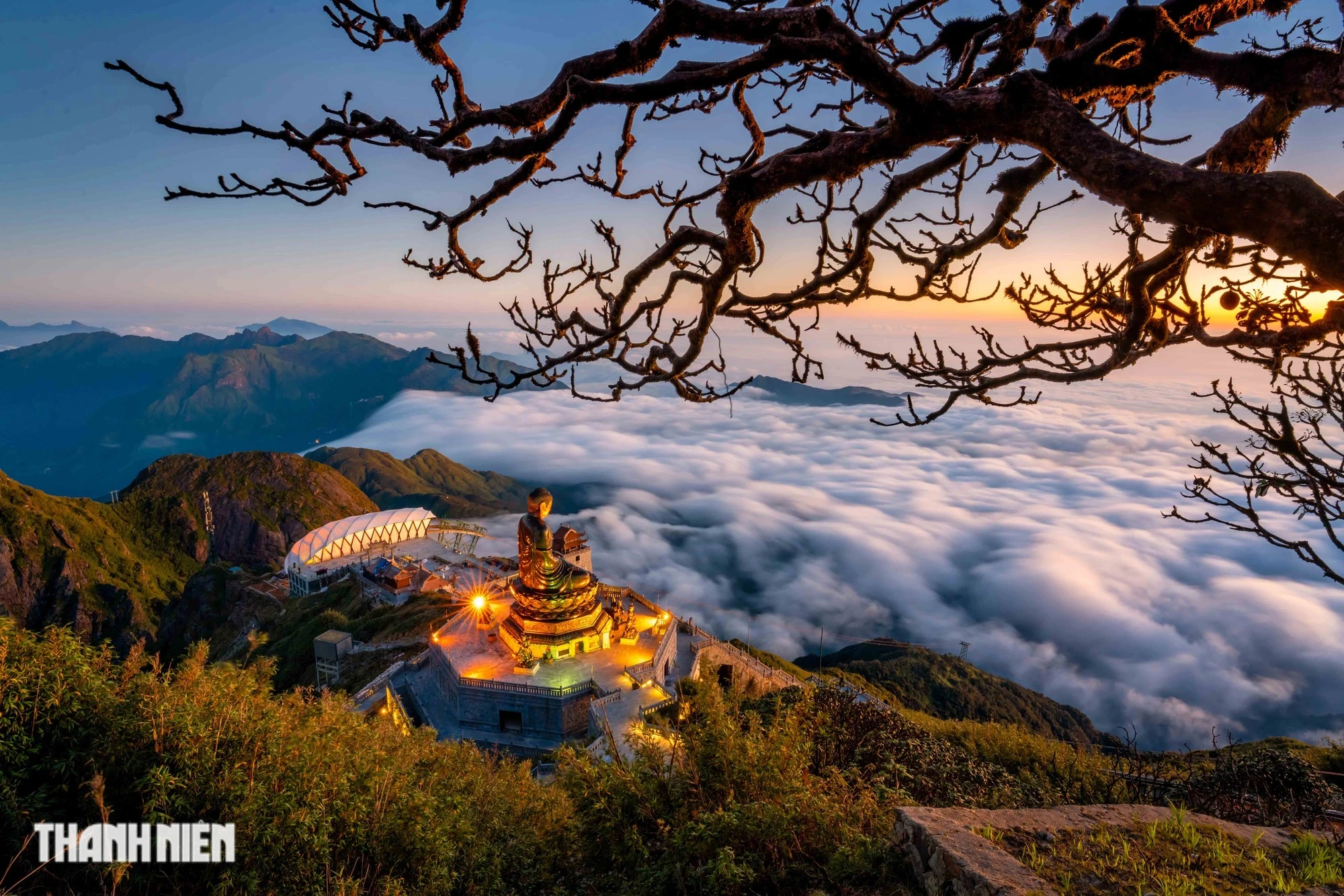 Đây cũng là thời gian lý tưởng để các nhiếp ảnh gia săn mây trên đỉnh Fansipan. Đón bình minh, săn mây trên đỉnh Fansipan luôn là mơ ước của rất nhiều người yêu nhiếp ảnh bởi đây là trải nghiệm không dễ gì có được.
