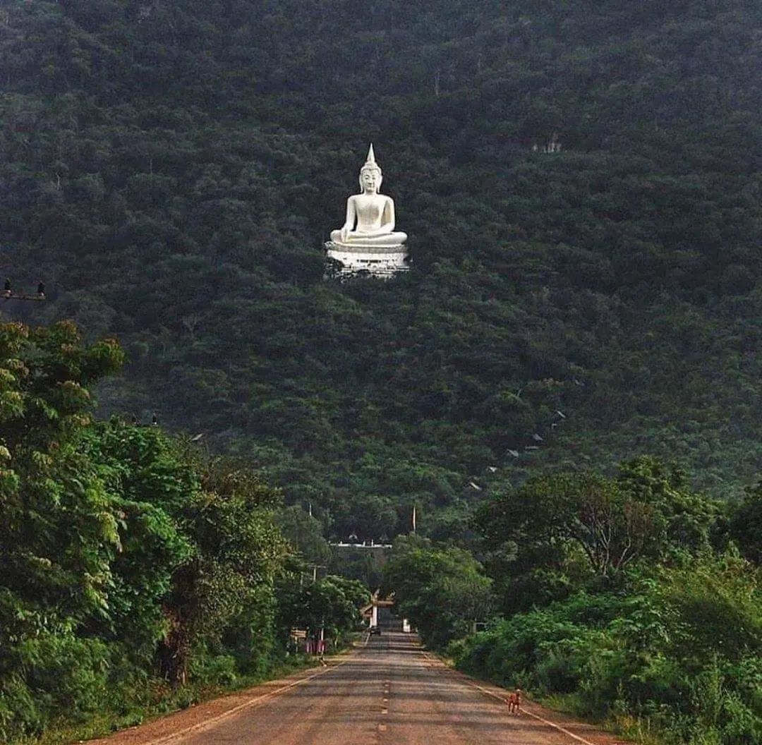 Vào thời điểm này thiên đường biển Pattaya và Phuket dường như đông nghẹt với nhiều hoạt động giải trí sôi động