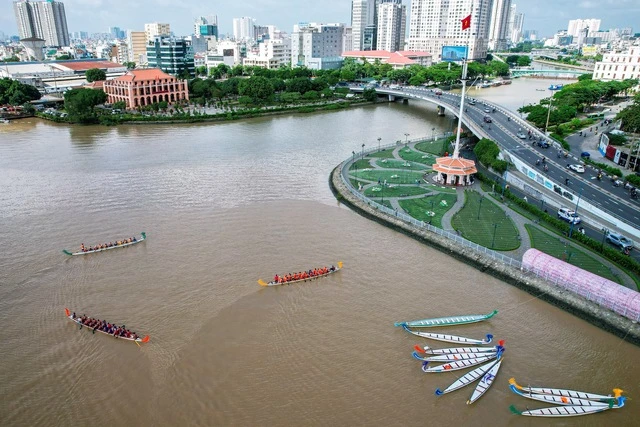 Lễ hội sông nước TP.HCM 2023 đã thu hút sự quan tâm của đông đảo người dân và du khách