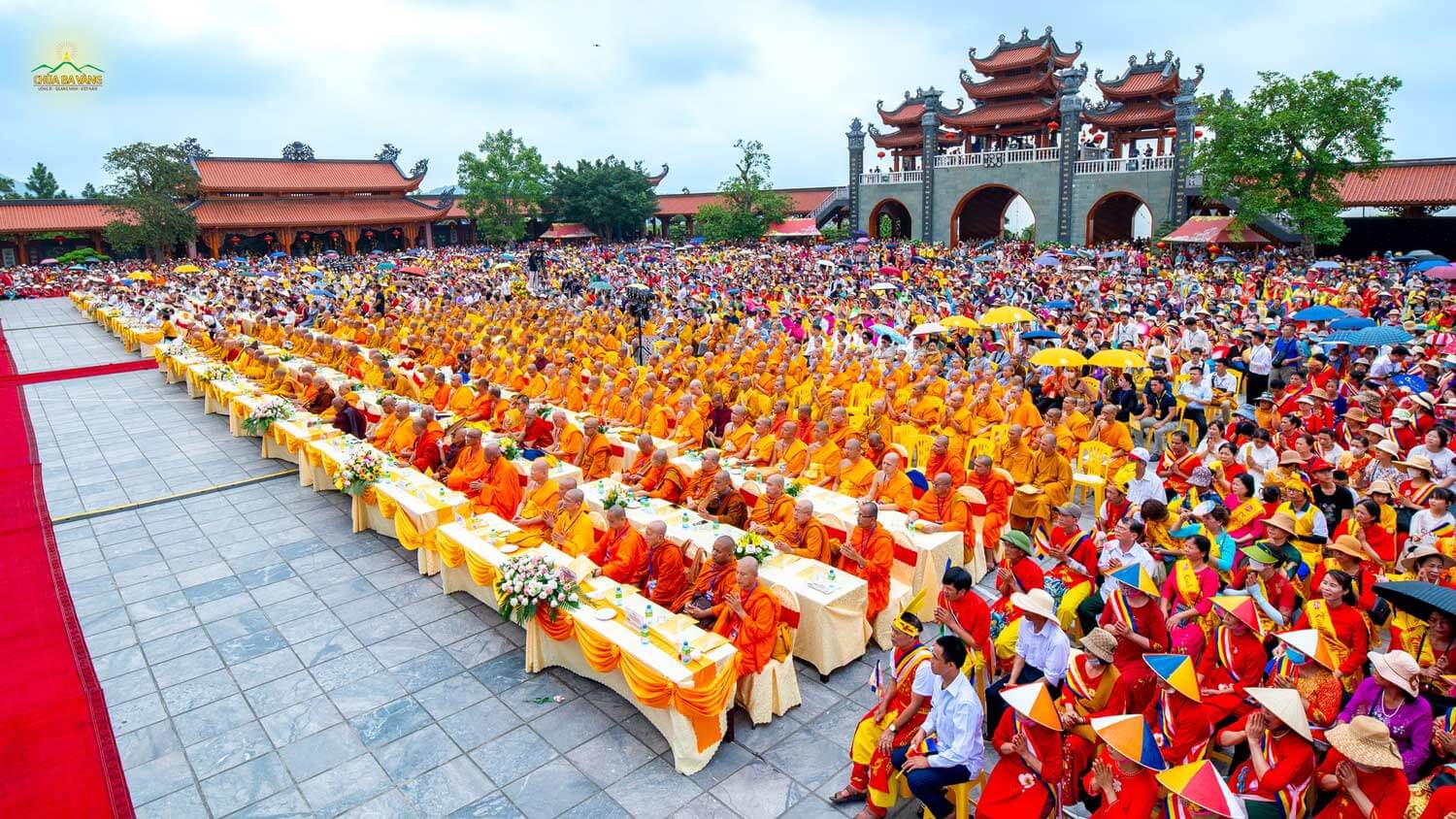 Đại lễ Vesak/ lễ Phật đản được tổ chức vào ngày 8/4 đến ngày 15/4 âm lịch của năm Giáp Thìn tức là 15/5 đến ngày 22/5 của dương lịch