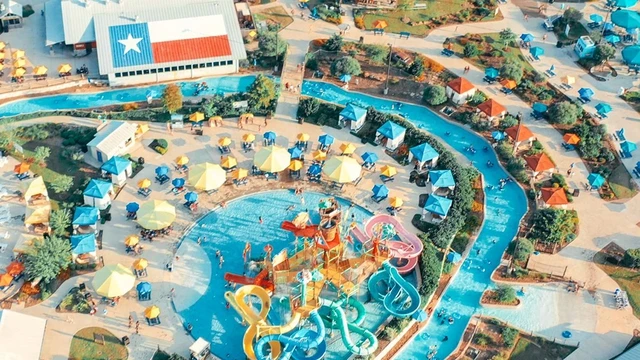 Typhoon Texas Water Park Houston: Hòa mình vào thế giới nước