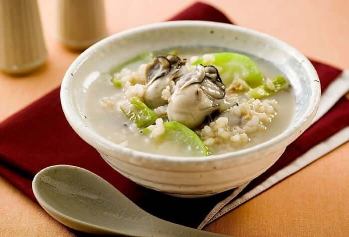 Vì có lượng hải sản ngon và dồi dào nên những món đi kèm với hải sản thường rất chất lượng.