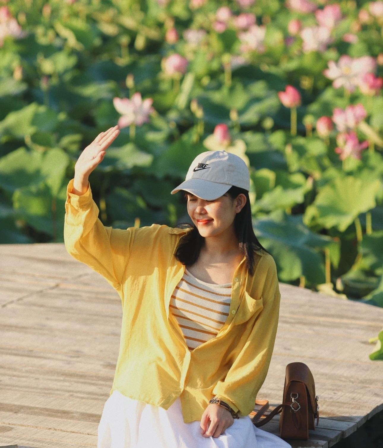 Giữa tháng 6 là thời điểm sen nở rộ nhất trong năm nay.