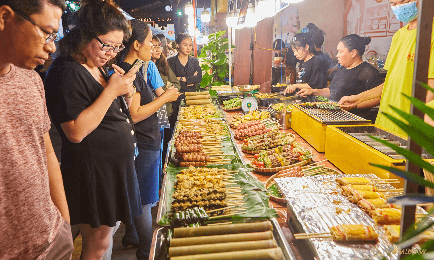 Khám phá ẩm thực Hạ Long là một hành trình văn hóa không thể bỏ qua.