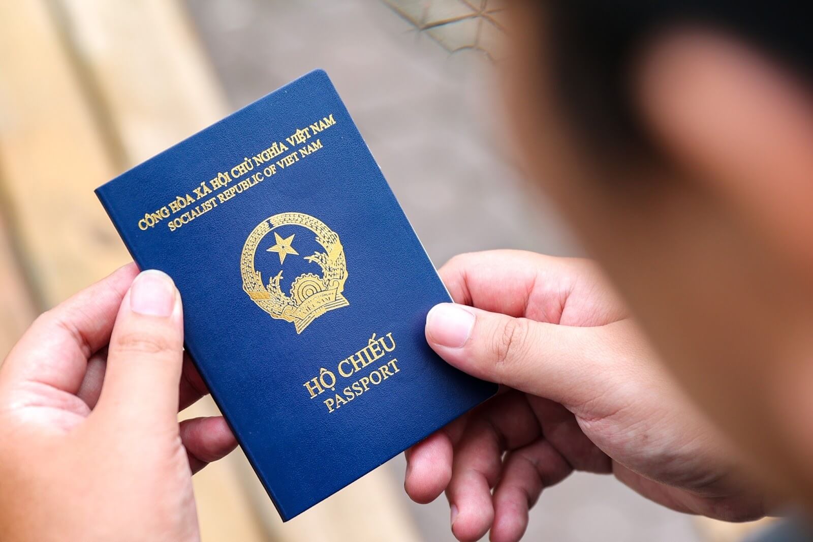 Hộ chiếu (passport) là một trong những giấy tờ quan trọng nhất khi du lịch nước ngoài.