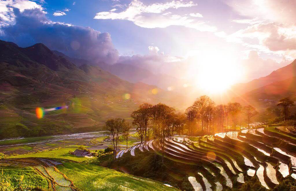 Hội khám phá ơi, nhanh chóng vào săn tour hot ở Vietnam Travel Group để lên kế hoạch đi Lào Cai ngay!