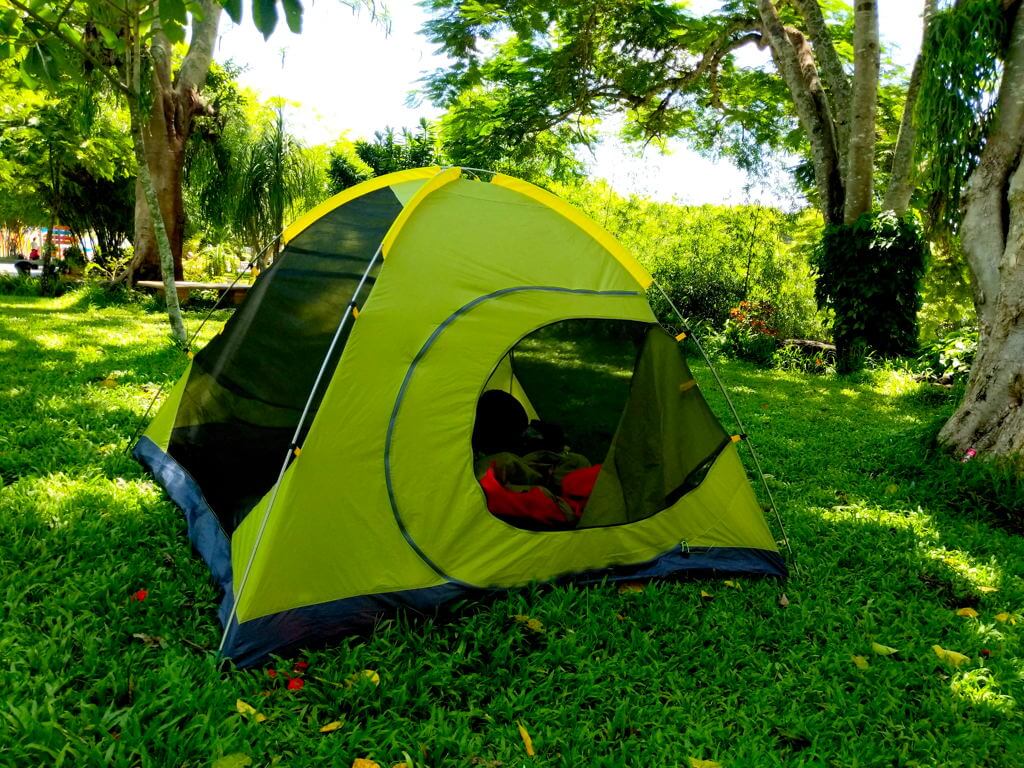 Khi đến khu du lịch suối Mơ, bạn còn có thể tổ chức cắm trại picnic cùng gia đình.