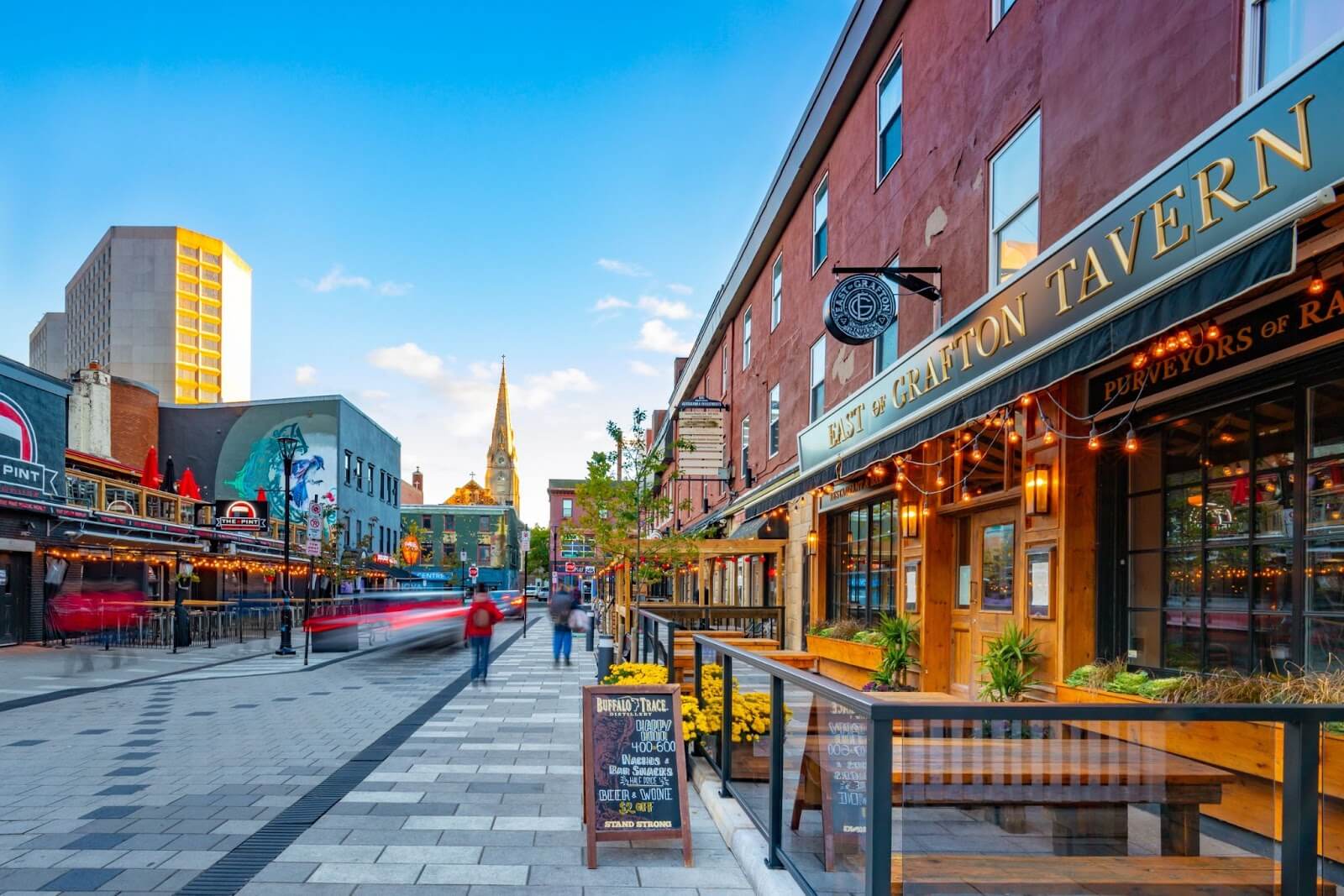 Nova Scotia, nằm riêng biệt giữa biển Đại Tây Dương, được xem là "thiên đường hạ giới" .