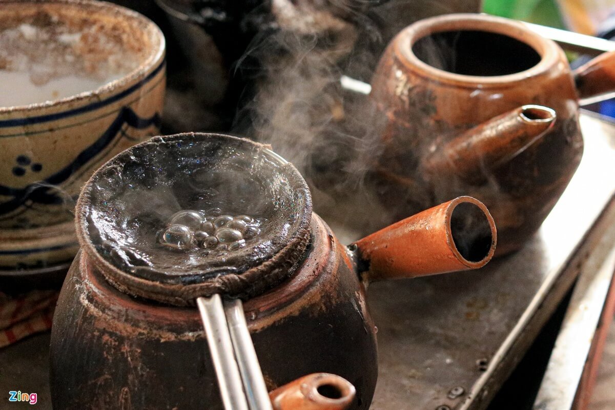 Quán chế biến cà phê theo công thức bí mật của người Hoa. (Ảnh sưu tầm)