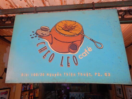 Cheo Leo Cafe sở hữu không gian mộc mạc, đơn sơ mang dáng dấp Sài Gòn xưa. (Ảnh sưu tầm)