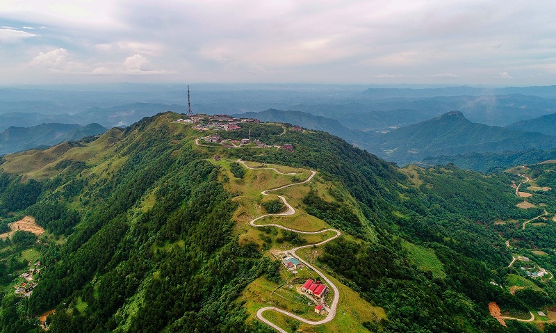 Đỉnh Mẫu Sơn. 