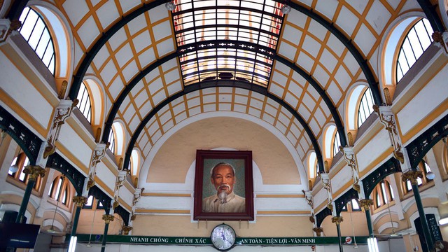 Bưu điện Thành phố Hồ Chí Minh. 